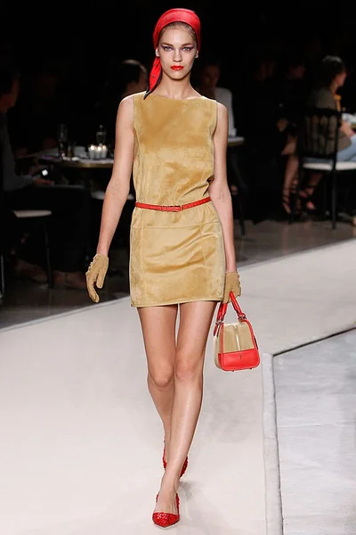Look 8